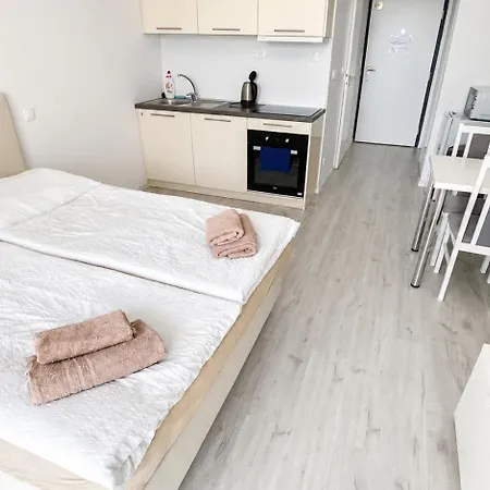 1 Apartment, Balcony, Zuzany Chalupovej 18b Appartamento Bratislava